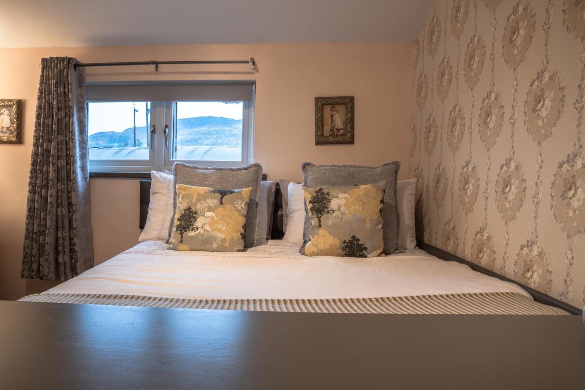 Greenvale Cabins Forkhill Zimmer foto